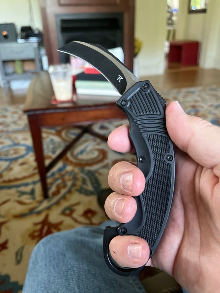 A Guide to OTF Karambit Grips