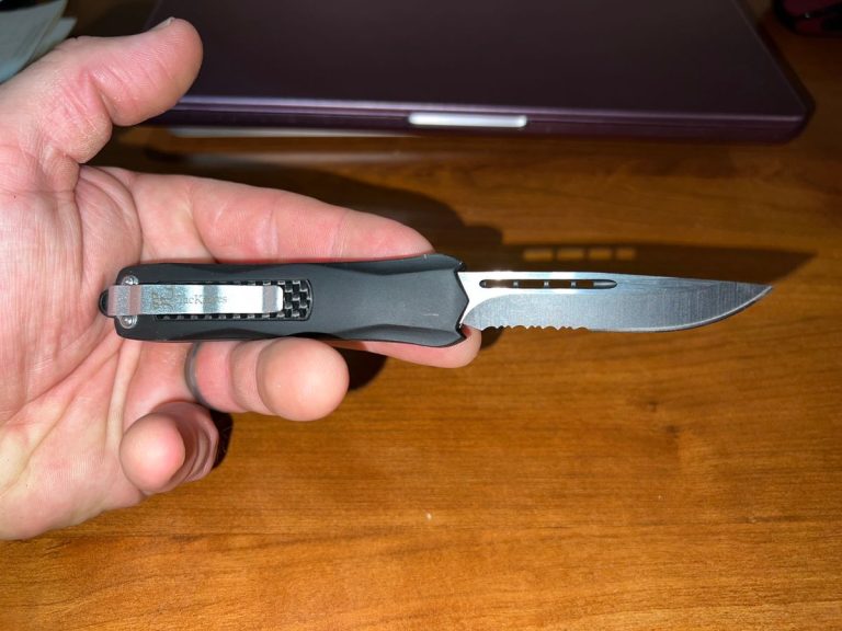 Review of TacKnives Medium-Size OTF Double Action Safety Knife Out-The-Front MD3DPS - Drop Point Serrated by JASON