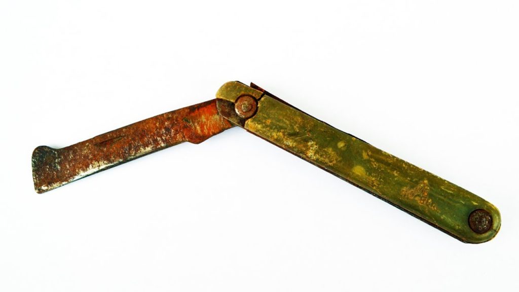 How to Remove Rust from a Knife